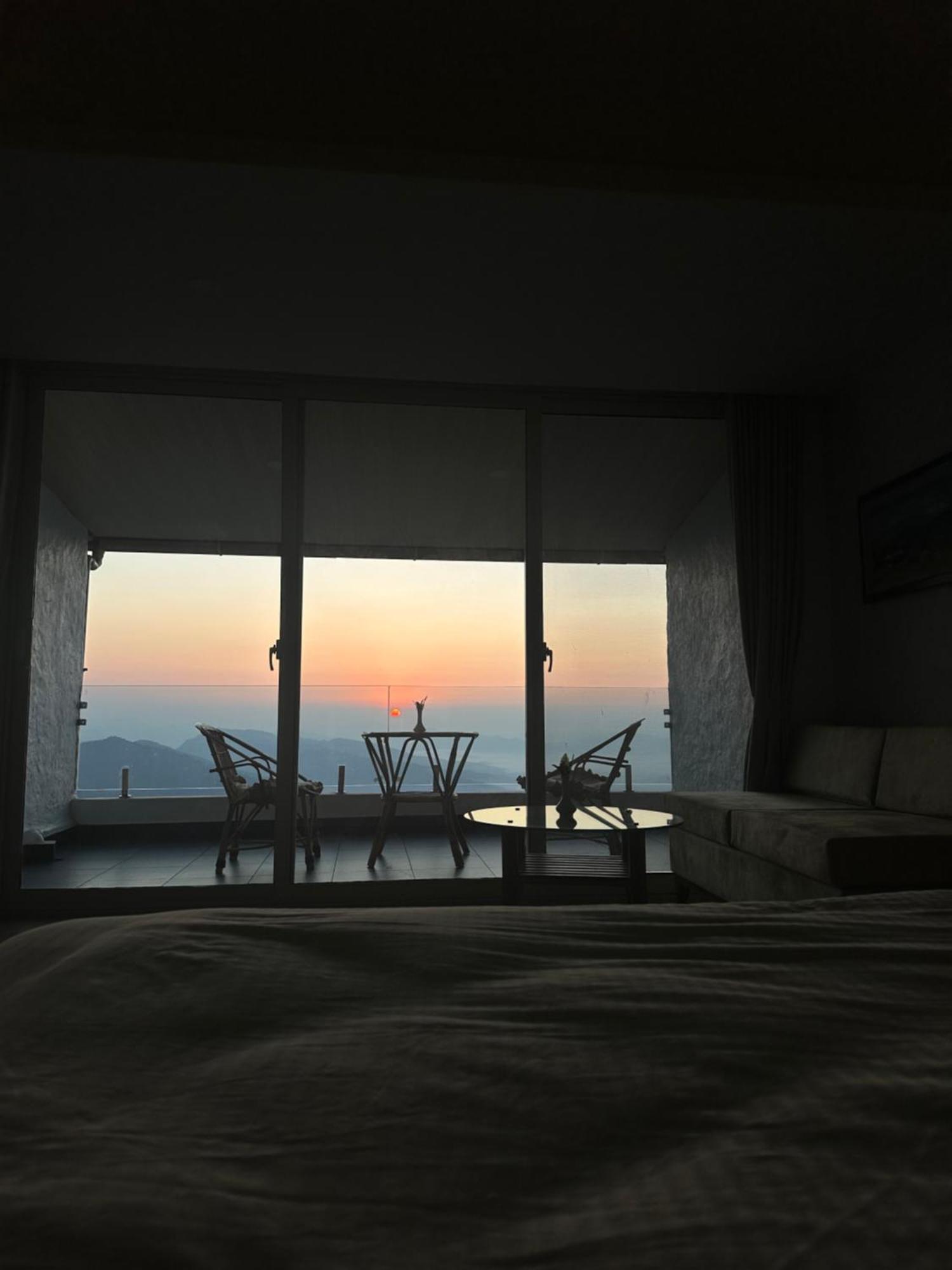 Superview Lodge, Best Himalayan Sunrise In Sarangkot Pokhara Buitenkant foto