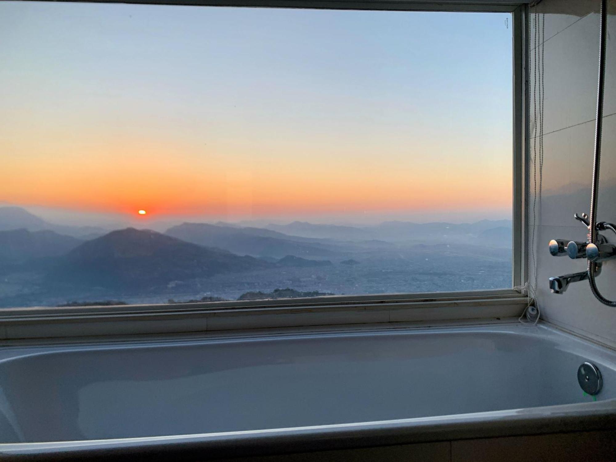 Superview Lodge, Best Himalayan Sunrise In Sarangkot Pokhara Buitenkant foto