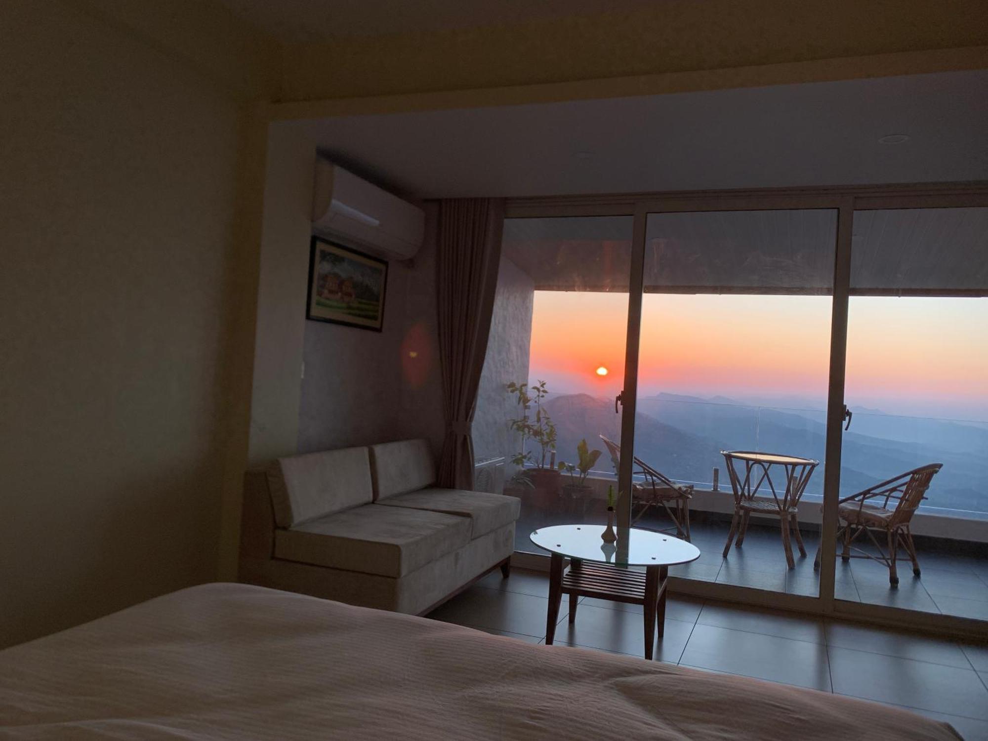 Superview Lodge, Best Himalayan Sunrise In Sarangkot Pokhara Buitenkant foto